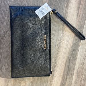 NWT Micheal Kors Wristlet